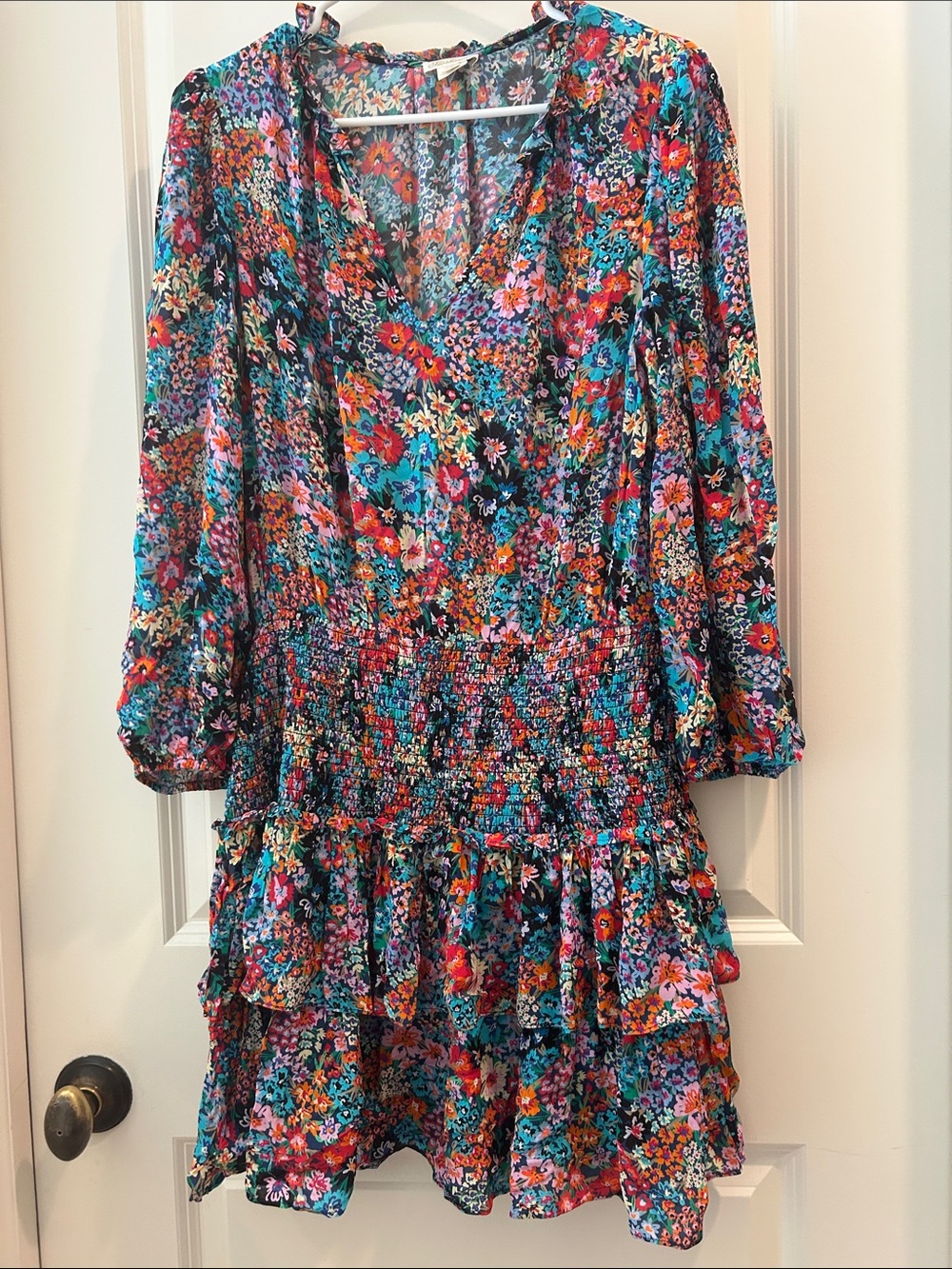 Shoshanna V-Neck Floral smocked Ruffle Tiered Mini Dress Long Sleeves size 8